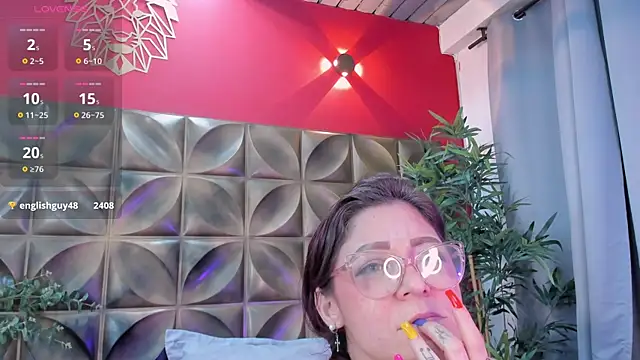 Gaia_rougee Adlı Modelin Canlı Sohbet Odası