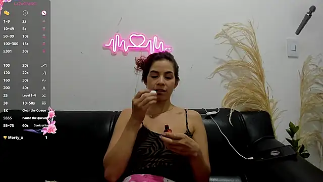 jessyegoldenn – live chatrum
