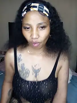 quenliyasa Live Chatraum