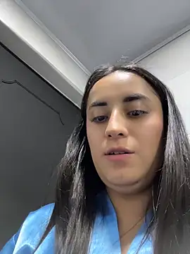 Antonella_Julieta Adlı Modelin Canlı Sohbet Odası