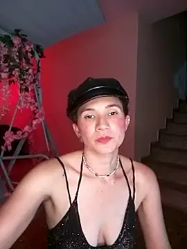 adairamars Adlı Modelin Canlı Sohbet Odası