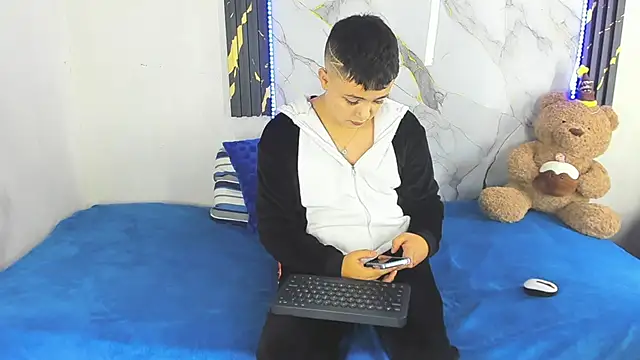 Pokój czatu na żywo – christopher_Hot