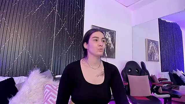 Bonnie_Rider's Live Chat Room