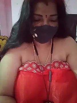 ห้องแชทสดของ tamil_lathikaaa
