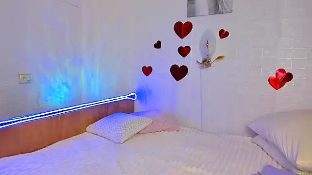 MIRA_ELLE Adlı Modelin Canlı Sohbet Odası
