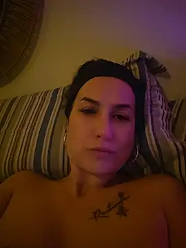 MorganaMystic Adlı Modelin Canlı Sohbet Odası
