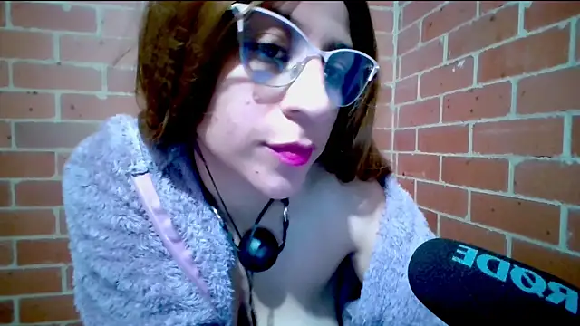SpicyGirl77 live-chat rom