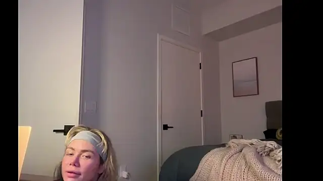 Онлайн чат ElenaErickson