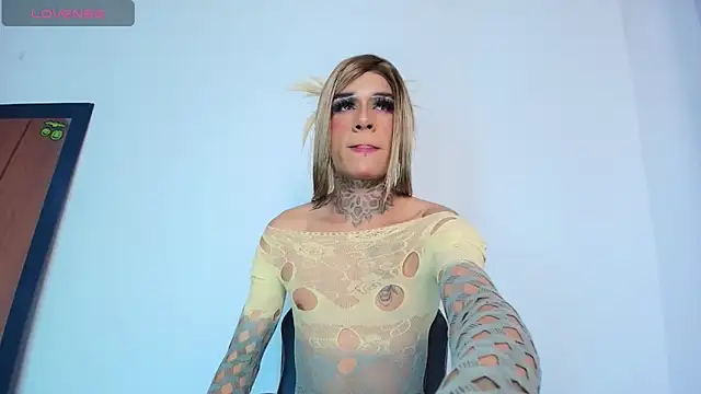 חדר צ'אט בשידור חי של Daxnoir_