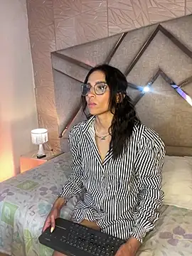 Онлайн чат sophie_pariss