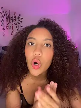Daphnne_Curly – live chatrum