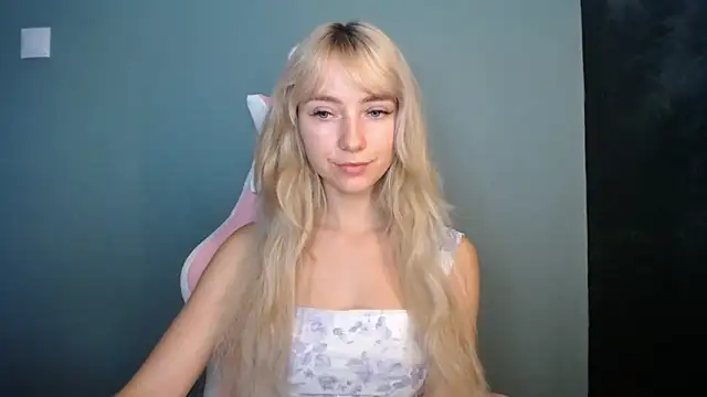 LuciaYoung live-chat rom