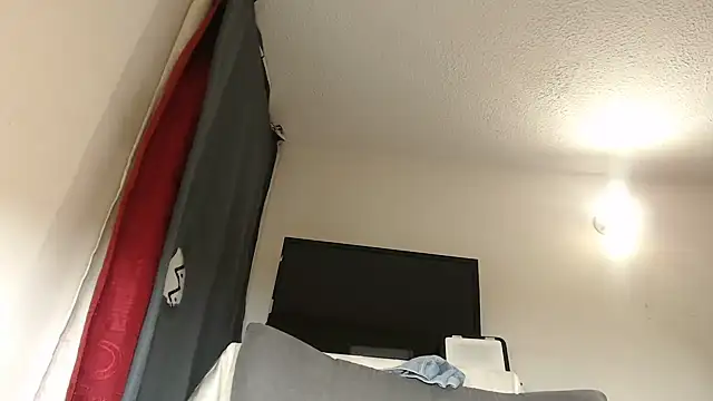EmmyHornyDirty Live chatroom