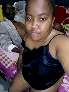 ChubbyMidgetxxx19 Adlı Modelin Canlı Sohbet Odası