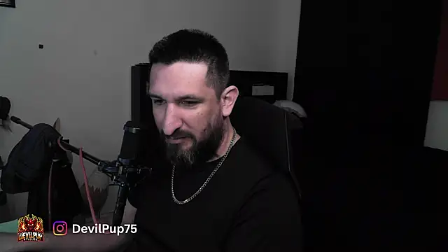 DevilPup75_ élő chatszobája