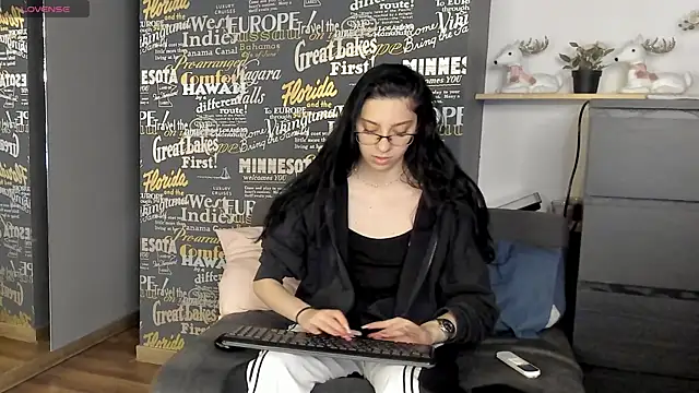 RavennBliss Adlı Modelin Canlı Sohbet Odası