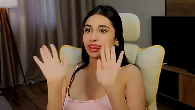 honeylanaa's Live Chat Room