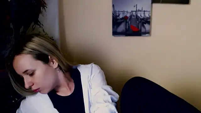 _Nicole_new's Live Chat Room