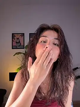 Adriennesexxx live-chat rom