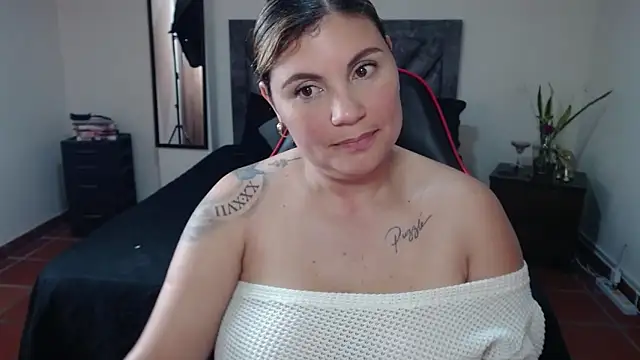 Secret_Bella Live Chatraum
