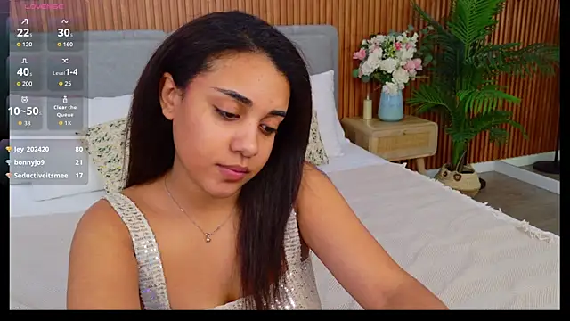 Luna_Cortier – live chatrum