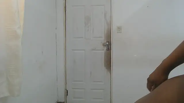 Camila2x's Live Chat Room
