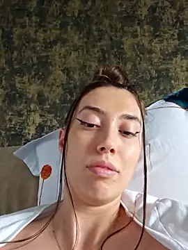 Virgin_Star Adlı Modelin Canlı Sohbet Odası
