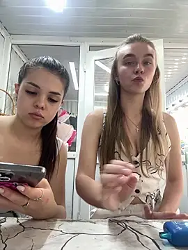 Živá chatovací místnost melissashineeeee