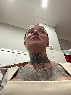 SkinnyLillyn Live chat-huone