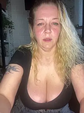חדר צ'אט בשידור חי של JenniferCarmen