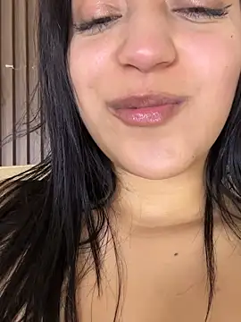 חדר צ'אט בשידור חי של AngellaMoraa
