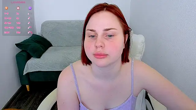 Ellie__Bloom Adlı Modelin Canlı Sohbet Odası
