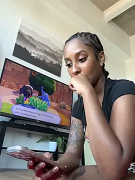 Your_Paris' Live Chat Room