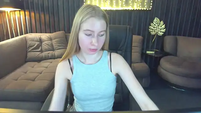 Alina_Blonde чат на живо