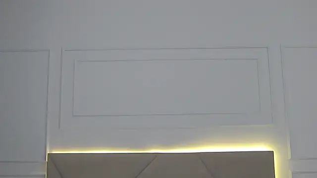ArianaMilss Live chatroom
