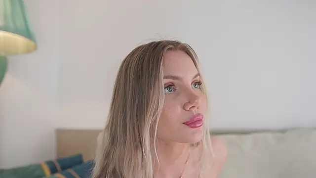 Yvonna_One Cameră chat live