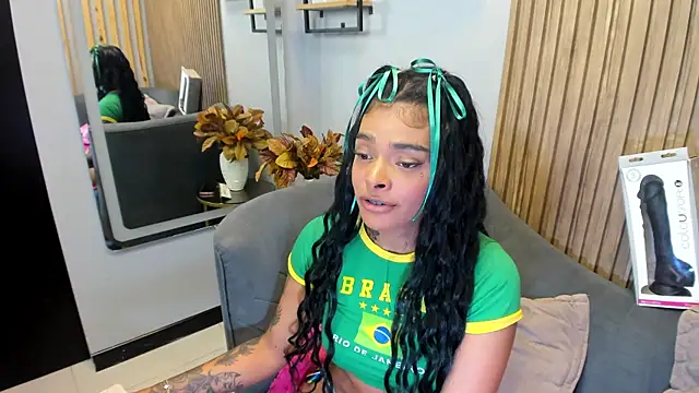 EmmaEbony_ Cameră chat live