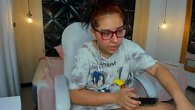 Littl_Sofi Live chatroom