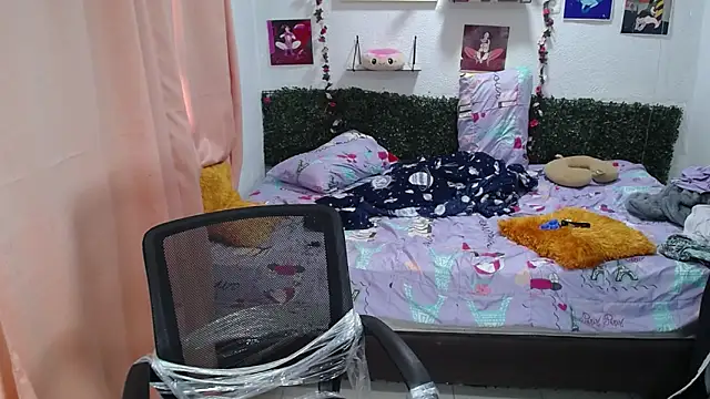 غرفة دردشة thianahorny المباشرة