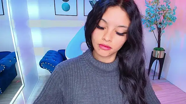 Maddie_T18's Live Chat Room