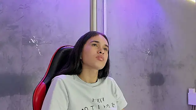 alice__susan's Live Chat Room