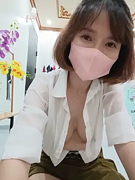 Pokój czatu na żywo – Emma_Linh