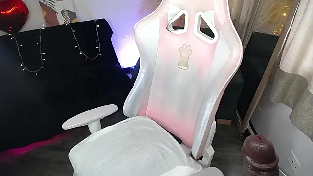 teylo80as' Live Chat Room