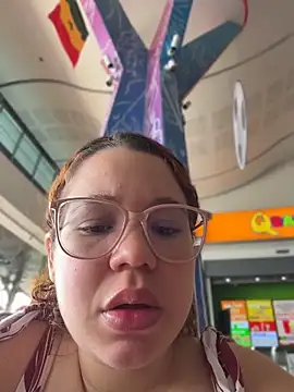 Živá chatovací místnost Lucyklein2022
