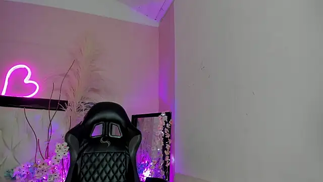 Julieth_Caandy чат на живо