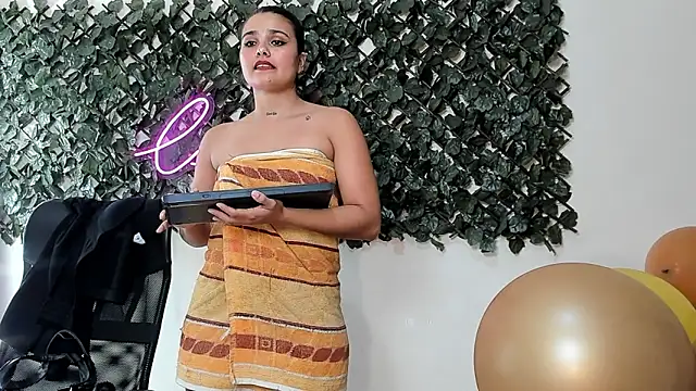 Chat soba uživo modela DestinyHills