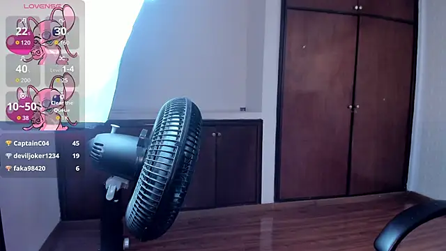 Caroline_Millerr – Naživo chatovacia miestnosť