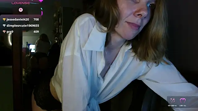 Daisy_Lovely Adlı Modelin Canlı Sohbet Odası