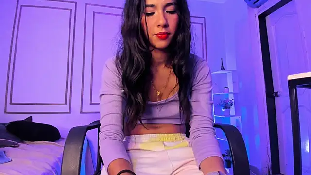 emily_gaviria1 Adlı Modelin Canlı Sohbet Odası