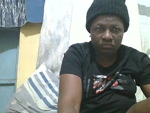 Ebony_creamie Adlı Modelin Canlı Sohbet Odası
